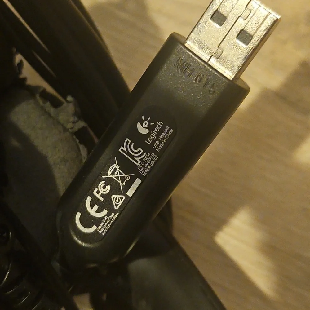 Logitech headset black with microphone - Picture 3 of 4